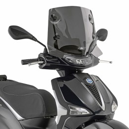 Nadwozie – pozostałe KAPPA 2026/04 szyba piaggio liberty 50 / 125 / 150 '25-'26 (26 x 41,5CM) przyciemniana - potrzebne mocowan…