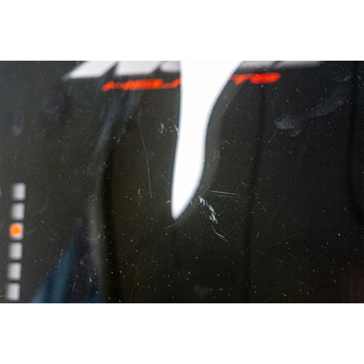 Nadwozie – pozostałe KAPPA SZYBA HONDA FORZA 125/300 '21-'25 SH 350 '21-'25 FORZA 350 '21-'22 (58X47CM) - drobna rysa na szybie