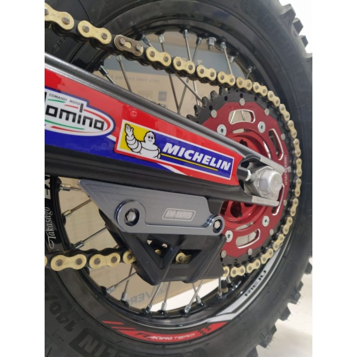 Plastiki i naklejki FM-PARTS osłona wahacza ktm sx/exc '12-'23; husqvarna te/fe '14-'23; gas gas ec '20-'23