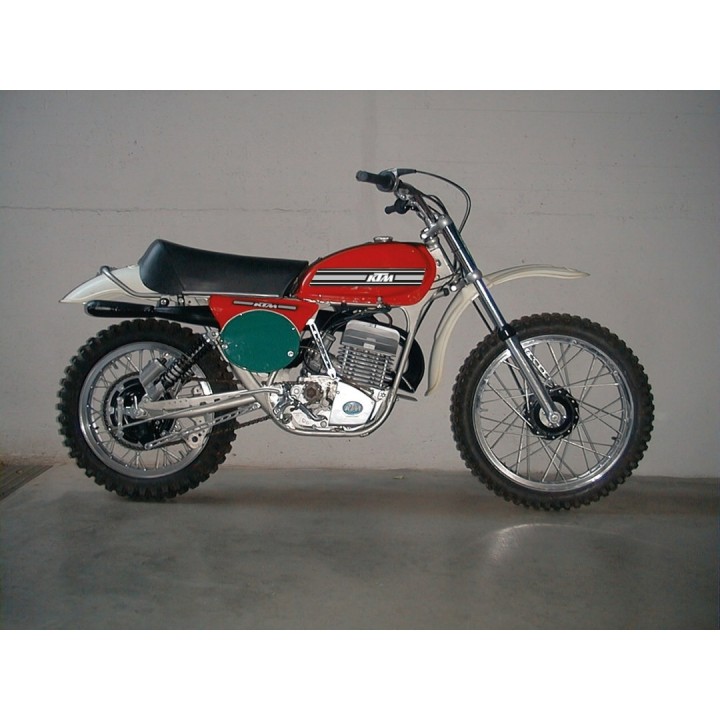 Plastiki i naklejki TECNOSEL (blackbird) komplet naklejek (oklein) ktm gs '74-'76, replica oem ktm, czarne tło