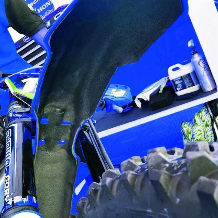 Plastiki i naklejki BLACKBIRD okleina przeciwbłotna yamaha yzf 250 '19-'22 ,yzf 450 '18-'22