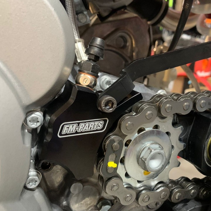 Silnik FM-PARTS osłona wysprzęglika/siłownika sprzęgła ktm 250/300/350/450 '17-'23