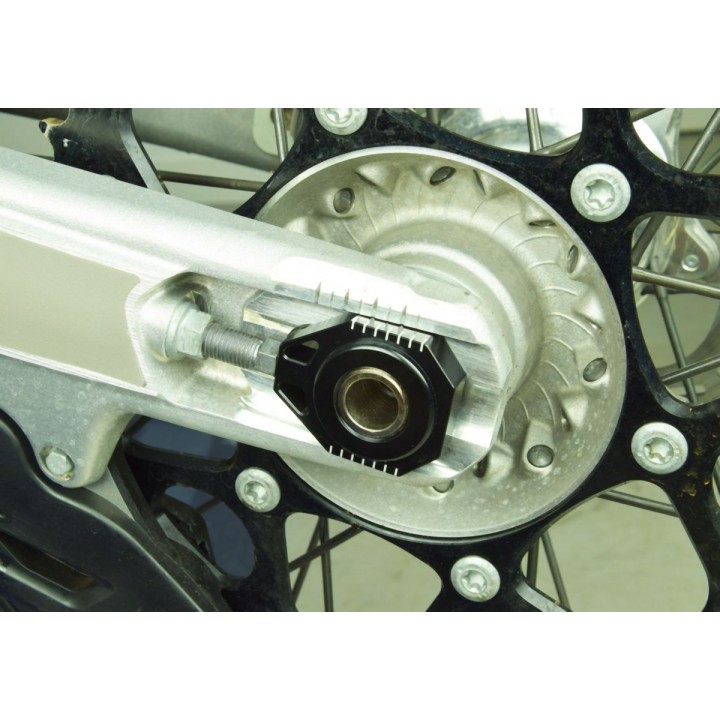 SCAR racing napinacz tylnej osi ktm 125 - 450 SX / sxf '23-'25, 250 - 500 excf '24-'25, 250 - 450 xcf '23-'25